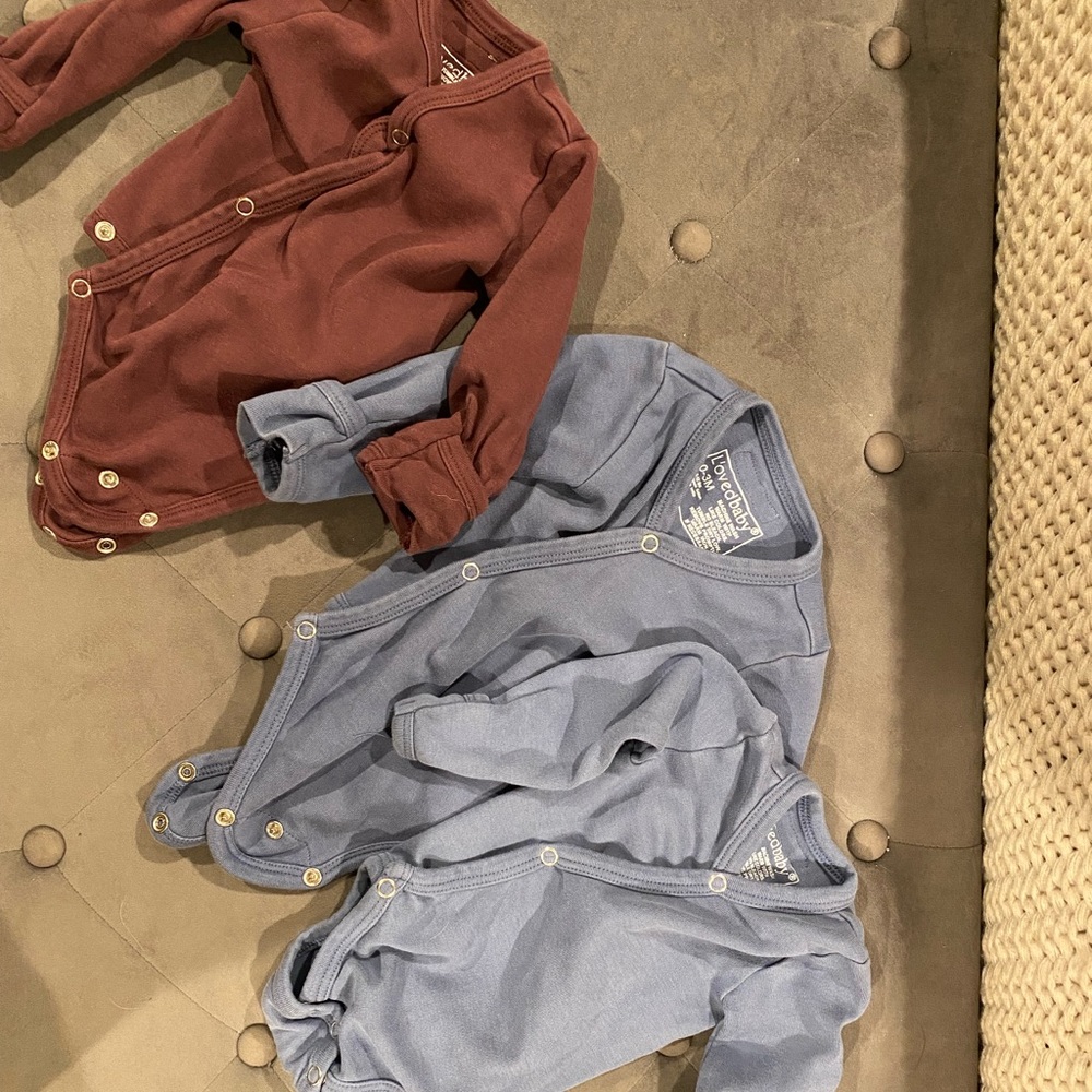 L’oved baby onesies